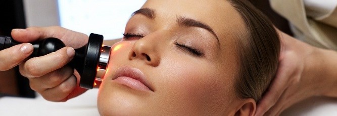 Face lifting: che cos'è questa procedura. Sollevamento RF, fili facciali, lifting non chirurgico