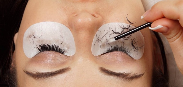 How to remove extended eyelashes at home quickly without harm: oil, cream, debonder, remover