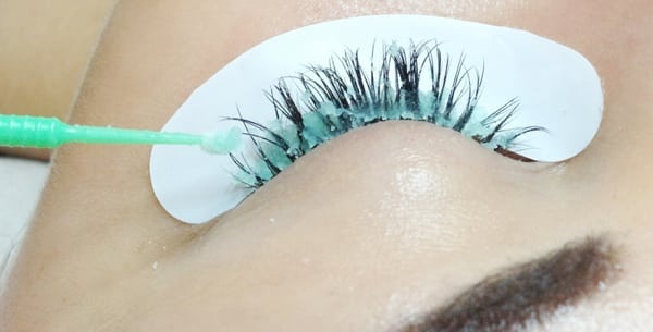 How to remove extended eyelashes at home quickly without harm: oil, cream, debonder, remover