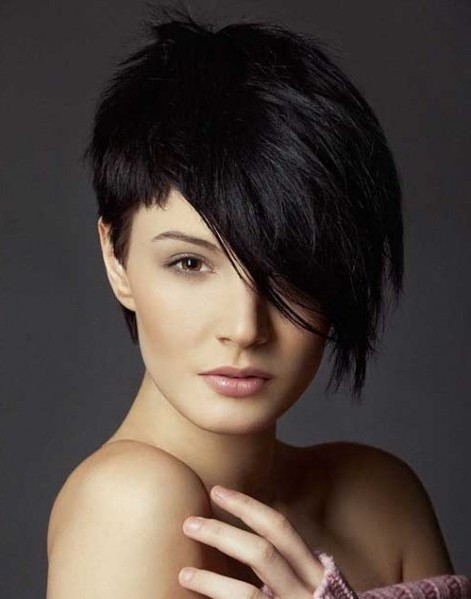 Pixie haircut for short and medium hair for women. Photo, front and back views, a diagram of how to cut, who suits