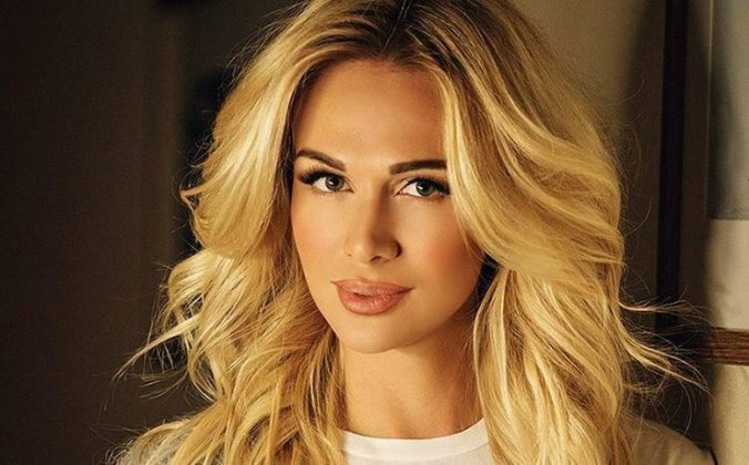 Victoria Lopyreva. Foto prima e dopo la chirurgia plastica, crescita, biografia, vita personale, basco, Instragram