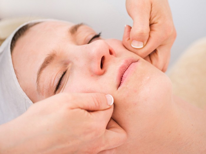 Facial massage for wrinkles. How to do lifting yourself at home after 40, 50 years. Japanese Asahi technique