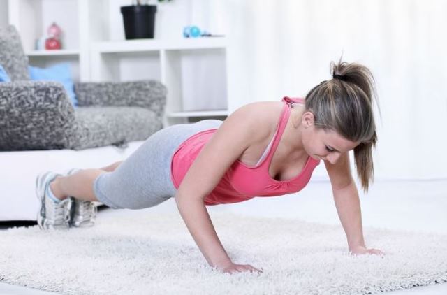 How to do push-ups from the floor for girls to pump up the abdominal muscles, pectoral muscles. Basics for beginners