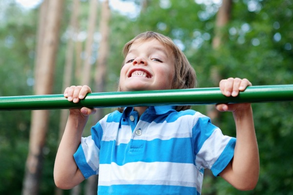 How to learn to pull up on a horizontal bar from scratch at home