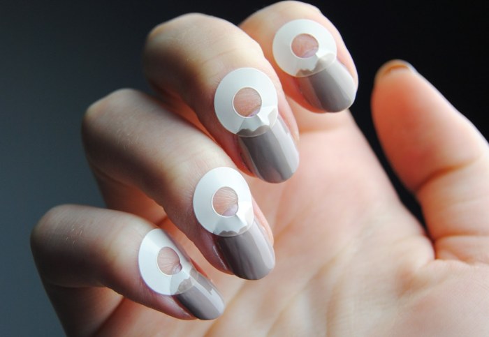 Bella manicure a casa. Idee per una manicure alla moda, semplice e originale: istruzioni passo passo con una foto