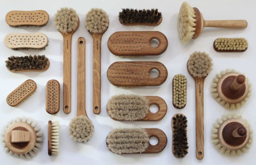 Body massage brush. Reviews of the best anti-cellulite brushes with removable handle, double-sided. How to use at home