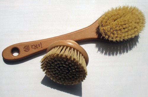 Body massage brush. Reviews of the best cellulite brushes with removable handle, double-sided. How to use at home