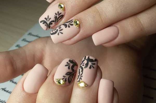 Matte manicure for short nails with gel varnish. Fashion trends 2020, new designs. A photo