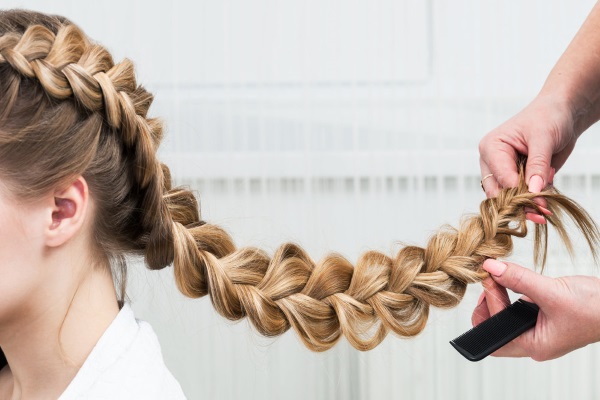 Frisuren für jeden Tag für langes Haar. Wie es selbst geht, Foto