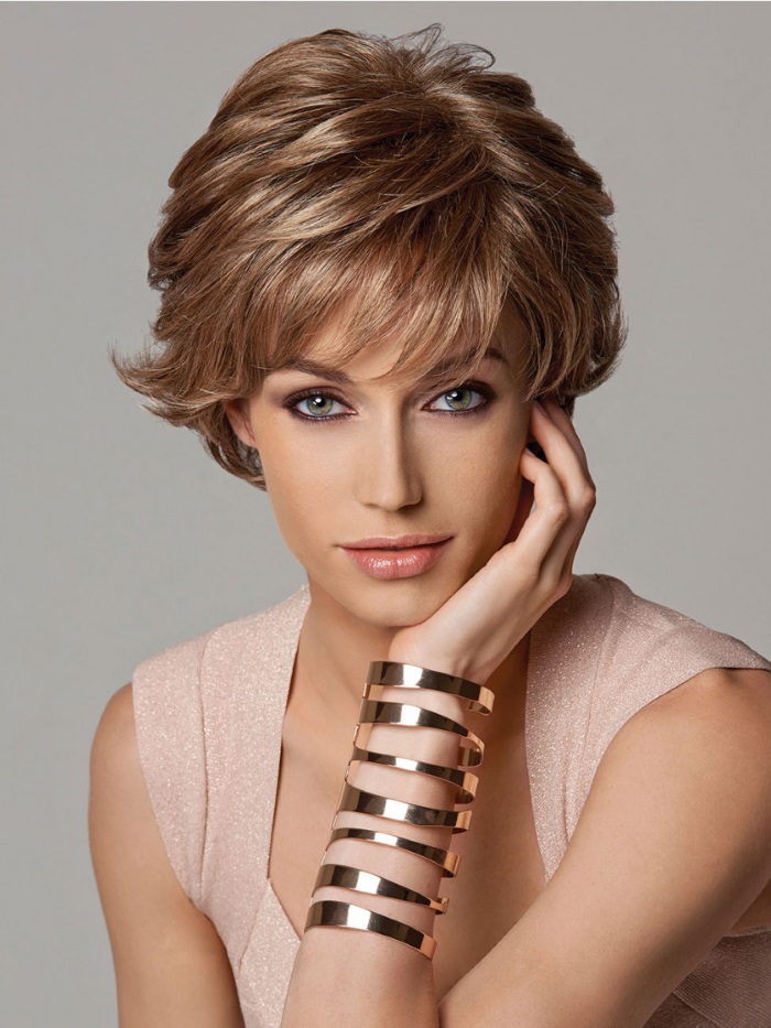 Hair styling for short hair at home - fashionable and original, photo