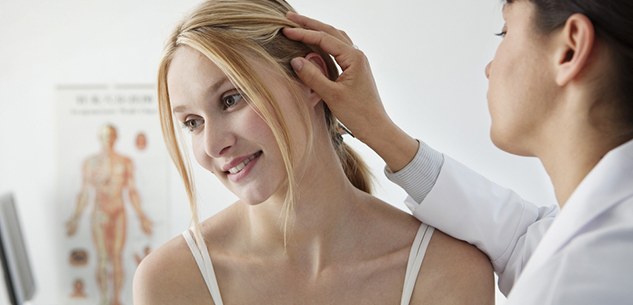 Hair loss in women - how to stop, what to do: shampoos, oils, masks, vitamin complexes