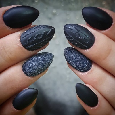 Nail design in black, with black varnish, gold, silver, rhinestones. New items and photos