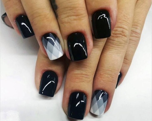 Nail design in black, with black varnish, gold, silver, rhinestones. New items and photos