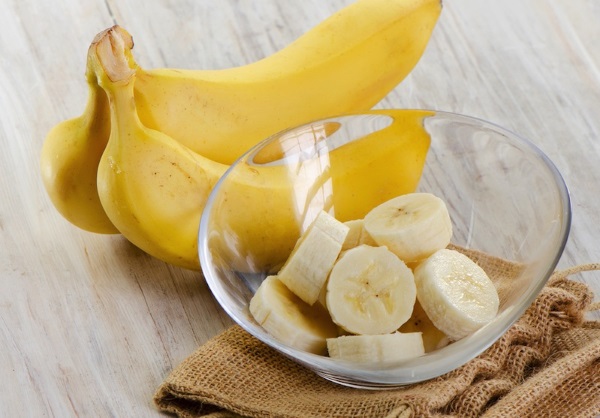 Come preparare il tuo shampoo a casa. Ricette di ortica, noci di sapone, cenere, bucato e sapone per bambini, uova, cacao