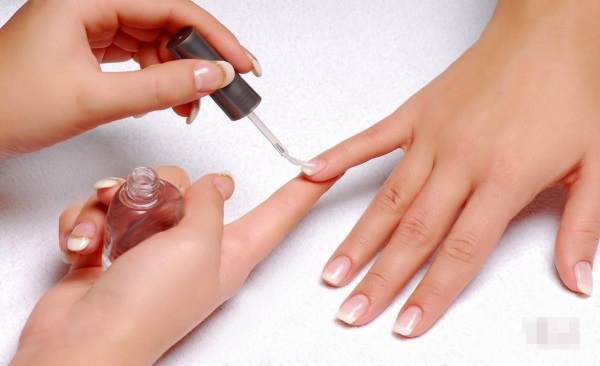 How to strengthen nails with gel under gel polish. Which gels are better to use, how the procedure goes step by step. Instruction with photo