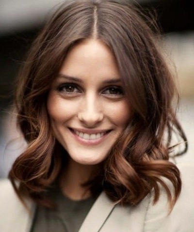 Belle acconciature per capelli corti. Styling facile e veloce in 5 minuti