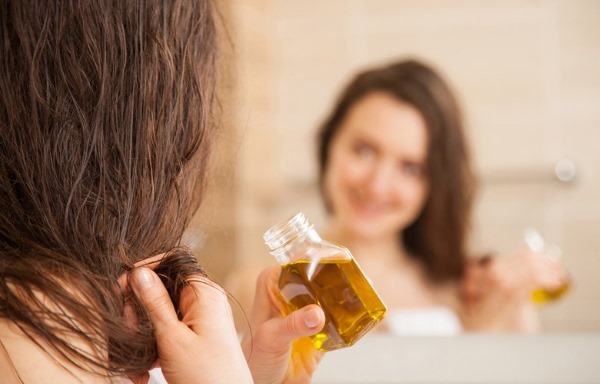 Burdock oil masks for hair. Recipes, home use rules, results