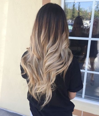 Light hair coloring. Photo for short, medium hair, natural color