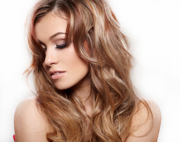 Light hair coloring. Photo for short, medium hair, natural color