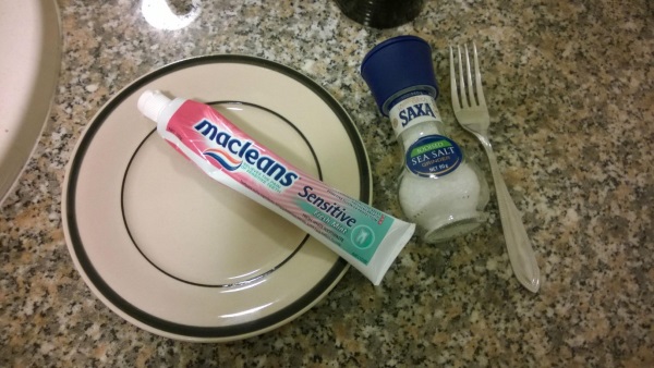 How to apply toothpaste for acne on the face. Recipe for preparation and use, photo