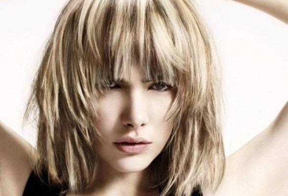 Bangs 2020 for medium hair: oblique, torn, beautiful, short, cascade, asymmetry. Fashion trends with photos