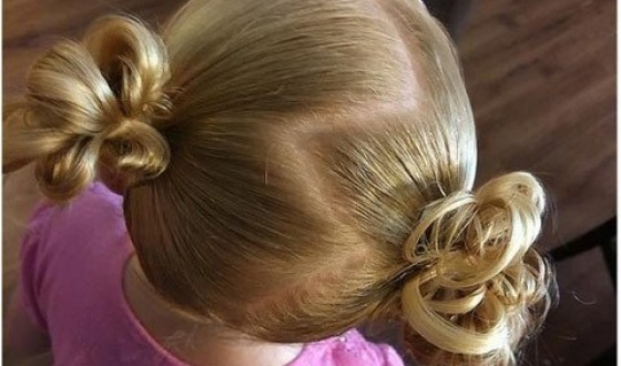 Belle acconciature con capelli corti per ragazze a scuola, all'asilo, semplici in 5 minuti, trecce, istruzioni con foto