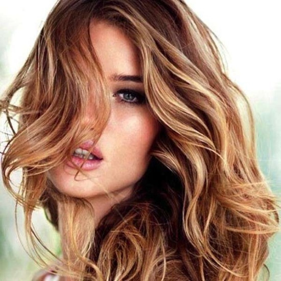 Balayage per capelli biondi di media lunghezza, corti, lunghi, tecnica di tintura con oscuramento, foto