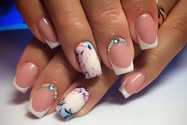 French on nails. Photo 2020, new items: white gel polish with a pattern, spring, autumn, summer, winter designs and ideas