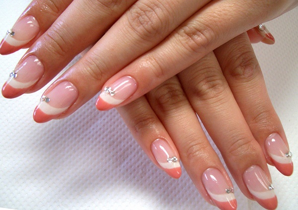 French on the nails. Photo 2020, new items: white gel polish with a pattern, beautiful ombre, gradient, shellac geometry