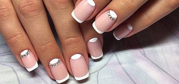 French on the nails. Photo 2020, new items: white gel polish with a pattern, beautiful ombre, gradient, shellac geometry