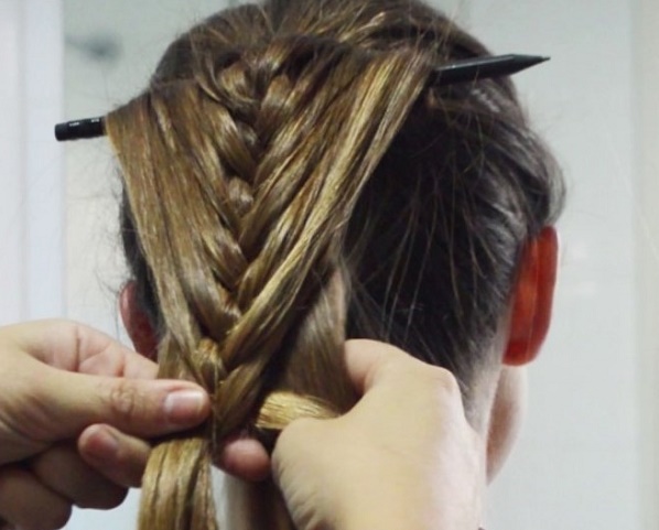 How to braid a braid with ribbon, kanekalon, pencil, loose hair, waterfall, fish tail, around the head. Photo, step-by-step instructions for beginners