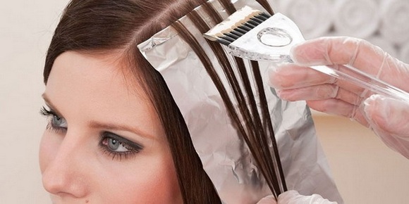 Hair highlighting at home. Step-by-step instructions for beginners, with a hat, foil. A photo