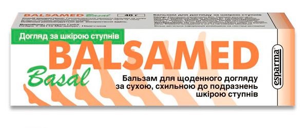 Rimedi per i talloni screpolati: gente con glicerina, ammoniaca, aceto, uova, perossido, aloe, vitamina E, calendula