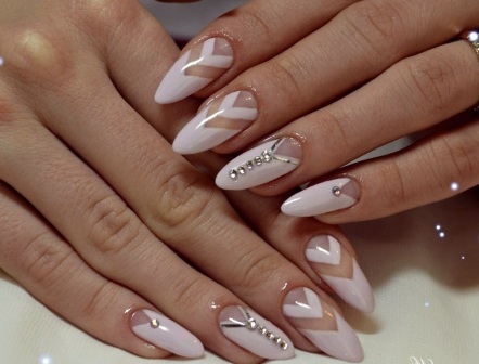 French on almond-shaped nails: new items 2020. Design with rhinestones, sparkles, rubbing, gel polish pattern