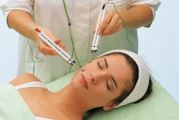 Iontophoresis - what is it in cosmetology, with hyperhidrosis. The price of the procedure. Devices for the face at home, drugs