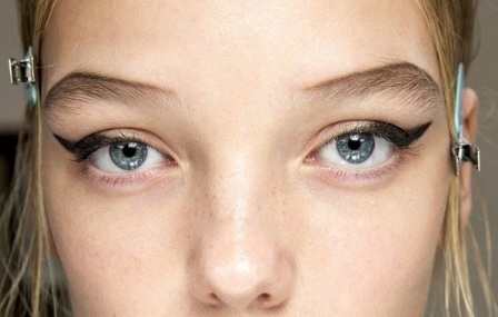 How to enlarge your eyes with makeup: arrows, shadows, eyeliner, pencil, with an overhanging eyelid. Step-by-step instruction