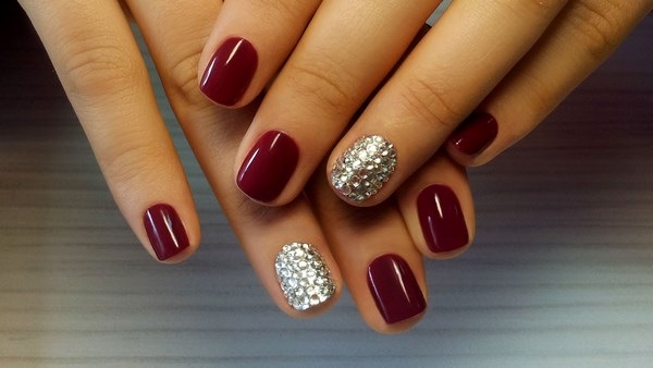 Manicure on very short nails with gel polish, shellac. New design, photo