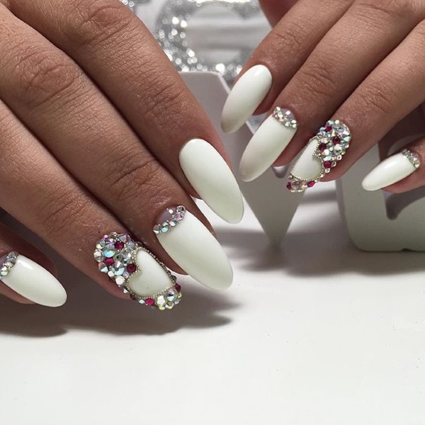 Manicure for almond nails 2020: the best ideas. Design for spring, summer, autumn, winter