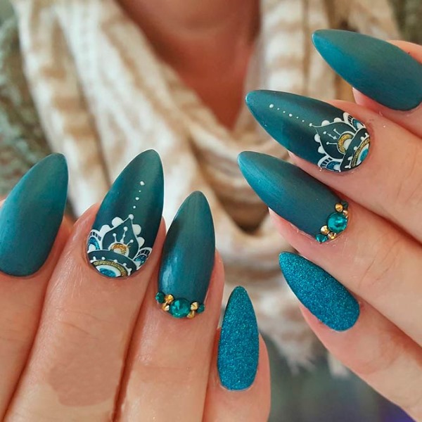 Manicure for almond nails 2020: the best ideas. Design for spring, summer, autumn, winter