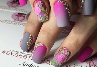 Manicure gel polish with rhinestones. Fashion trends, photos with broths, sparkles, rubbing, french, the most beautiful design