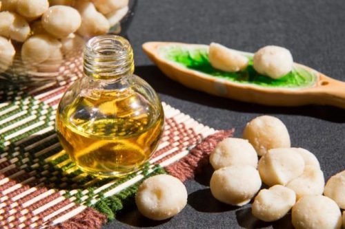 Macadamia oil properties, application and benefits for hair, face, hands, body, eyelashes, skin around the eyes, lips