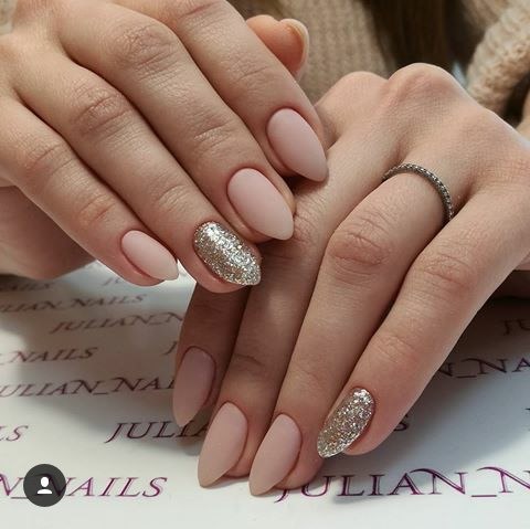 Almond-shaped nails. Fashion trends in design 2020, photo: pale, French, nude, ombre, with sparkles, rhinestones, rub