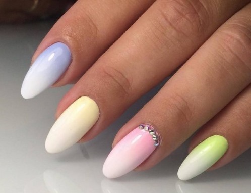 Almond-shaped nails. Fashion trends in design 2020, photo: pale, French, nude, ombre, with sparkles, rhinestones, rub