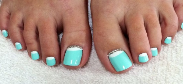 Fashion trends in pedicure 2020. Photos, current ideas and colors