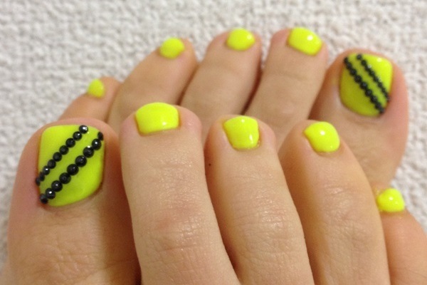 Fashion trends in pedicure 2020. Photos, current ideas and colors