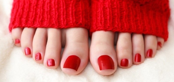 Fashion trends in pedicure 2020. Photos, current ideas and colors