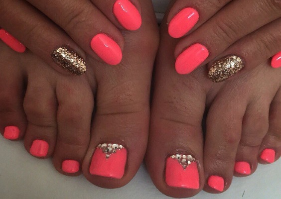 Fashion trends in pedicure 2020. Photos, current ideas and colors