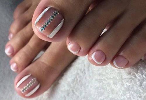 Fashion trends in pedicure 2020. Photos, current ideas and colors