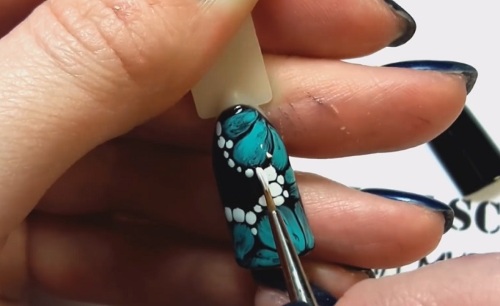 Flowers on nails with gel polish - ideas for manicure and new designs: service jacket, voluminous, delicate, transparent, beautiful flowers. A photo