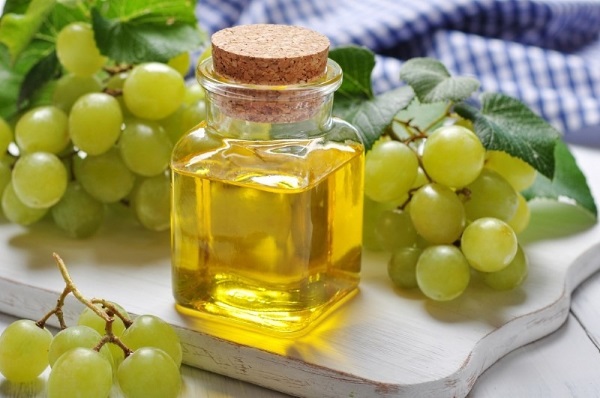 Olio d'arancia. Applicazione per capelli, unghie, pelle del viso, cellulite, smagliature sul corpo. Come fare il burro a casa